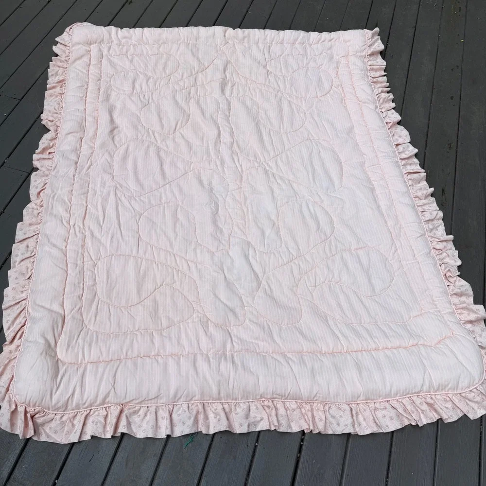 2.7 Vtg Peach Floral Ruffle Quilted Comforter 85x72 Cottage Shabby Chic Bedding